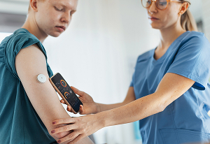 EMR integrate with remote patient monitoring software